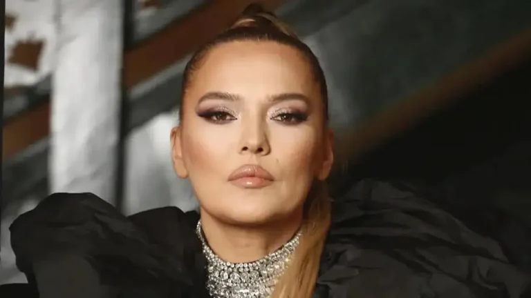 Ünlü Şarkıcı Demet Akalın’ın Hayatı, Kariyeri ve Gündemdeki Yeri